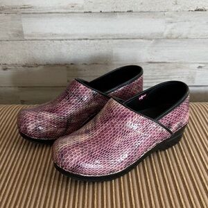 Sanita Pink Snakeskin Pattern Clogs